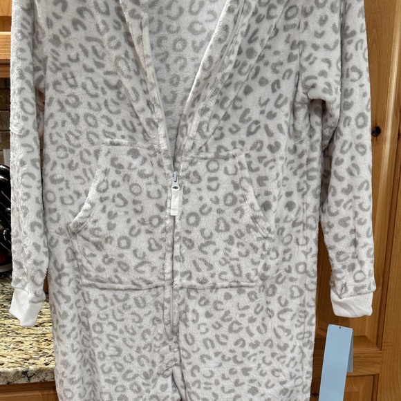 Cat & Jack Gray Leopard Plush Hooded Pajama Onesie - Picture 2 of 7